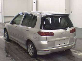 2003 Mazda Demio Pictures