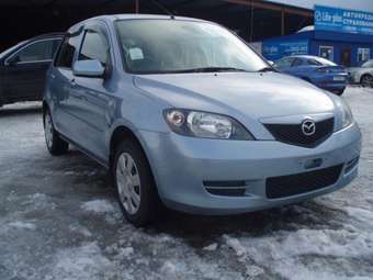 2003 Mazda Demio Photos