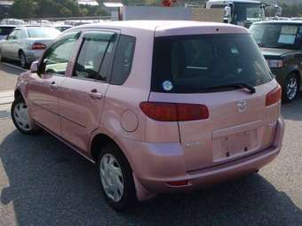 2003 Mazda Demio Pictures