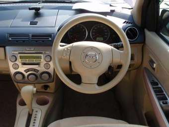 2003 Mazda Demio Pictures