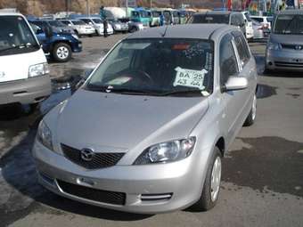 2003 Mazda Demio Images