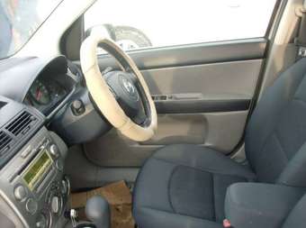 2003 Mazda Demio Pictures
