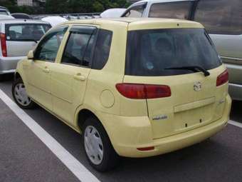 2003 Mazda Demio Pics