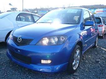 2003 Mazda Demio Photos