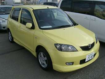 2003 Mazda Demio Pictures