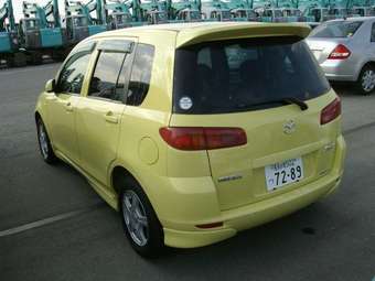 2003 Mazda Demio Photos