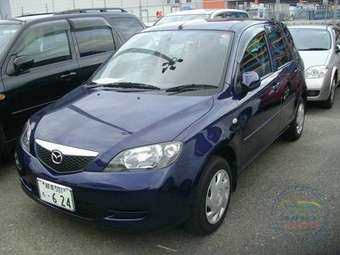 2003 Mazda Demio Photos