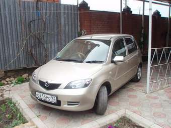 2003 Mazda Demio Photos