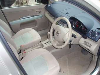 2003 Mazda Demio Pictures