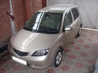 2003 Mazda Demio Photos