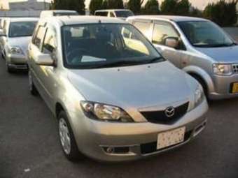 2003 Mazda Demio Pictures