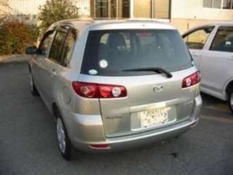2003 Mazda Demio Photos