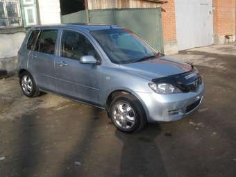 2003 Mazda Demio Pictures