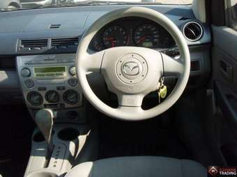 2003 Mazda Demio Pictures