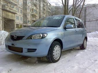 2003 Mazda Demio Pictures