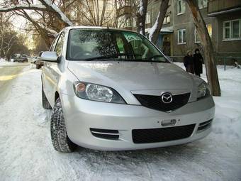 2003 Mazda Demio Pictures