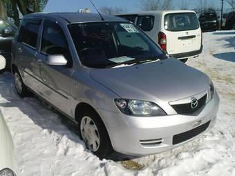 2003 Mazda Demio Photos