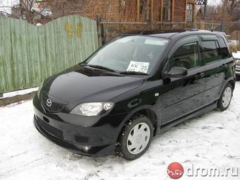 2003 Mazda Demio Photos