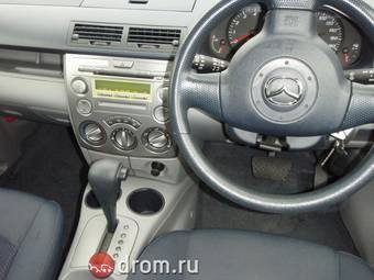 2003 Mazda Demio Images