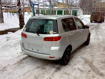 2003 Mazda Demio Photos