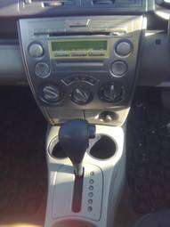 2003 Mazda Demio Images