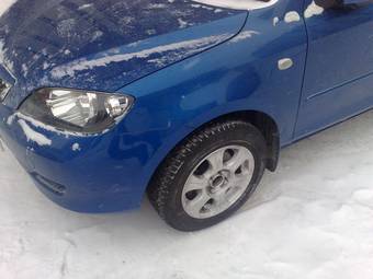 2003 Mazda Demio Images