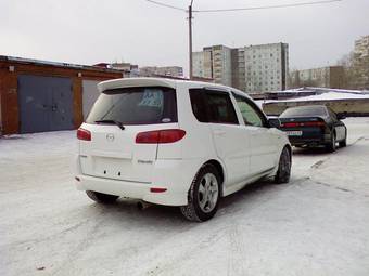 2003 Mazda Demio Photos