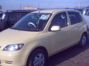 2003 Mazda Demio Images
