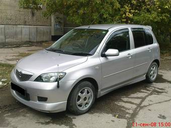 2003 Mazda Demio Pictures