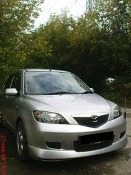 2003 Mazda Demio Photos