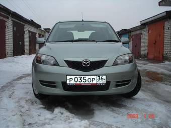 2003 Mazda Demio Photos