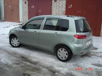 2003 Mazda Demio Pictures