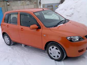 2003 Mazda Demio Pictures