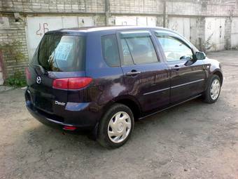 2003 Mazda Demio Photos