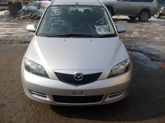 2003 Mazda Demio Photos