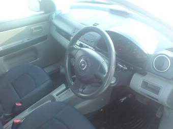 2003 Mazda Demio Pictures