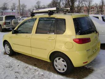 2003 Mazda Demio Pictures