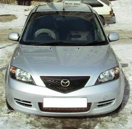 2003 Mazda Demio Pictures