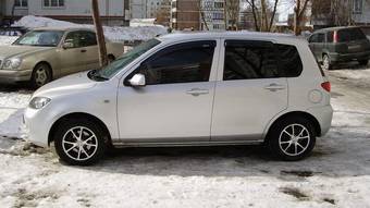 2003 Mazda Demio Photos