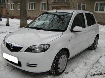 2003 Mazda Demio Photos