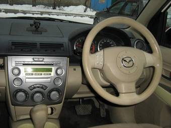 2003 Mazda Demio Photos