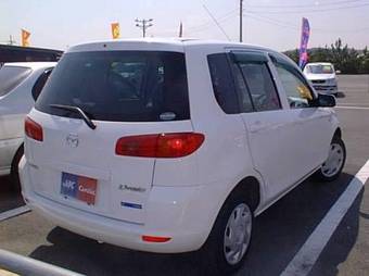 2003 Mazda Demio Pictures
