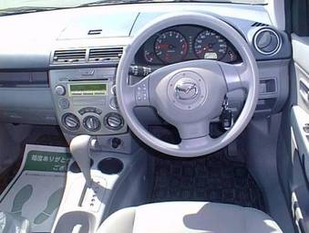 2003 Mazda Demio Pictures