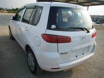 2003 Mazda Demio Photos