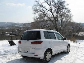 2003 Mazda Demio Photos