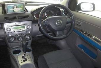 2003 Mazda Demio Images