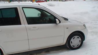 2003 Mazda Demio Photos