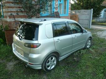 2003 Mazda Demio Photos
