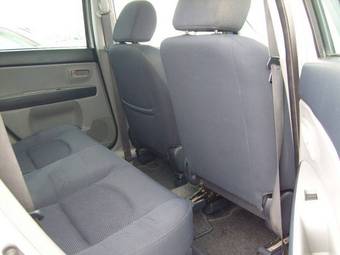 2003 Mazda Demio Photos
