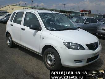 2003 Mazda Demio Photos